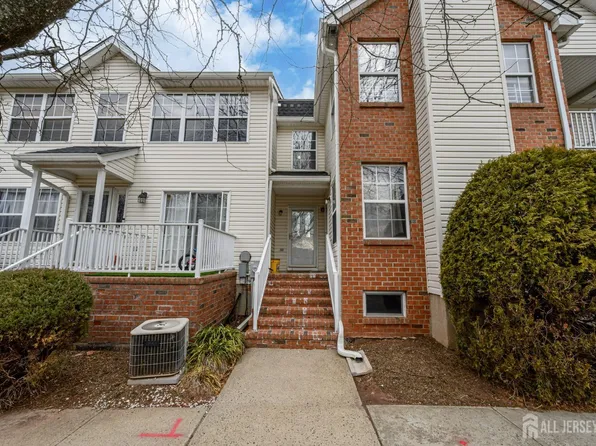 195 Barclay Ct, Piscataway, NJ 08854