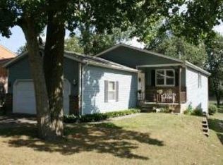 141 Hilltop Dr, Lake In The Hills, IL 60156