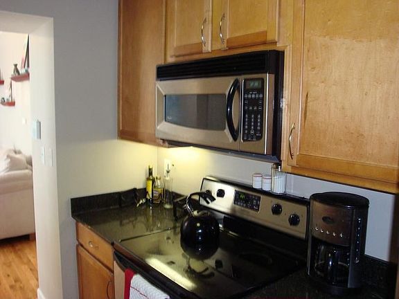 5th image of 5661 Waterman Blvd #3S