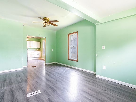 3rd image of 214 Sheridan St