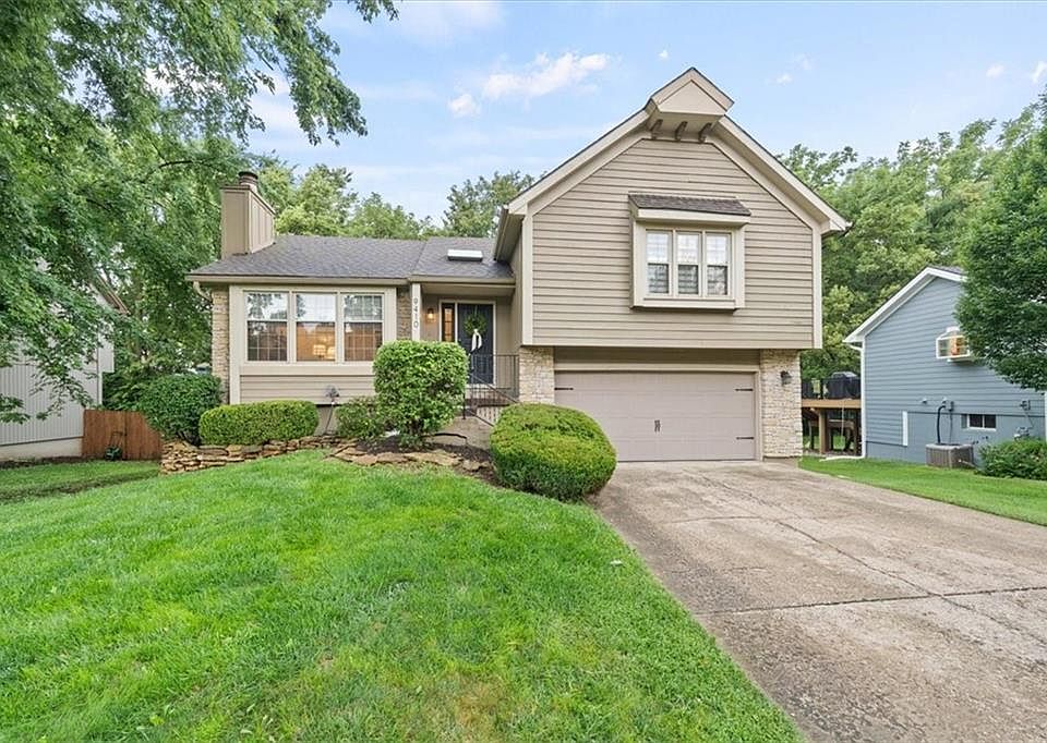 1st image of 9410 Greenway Ln