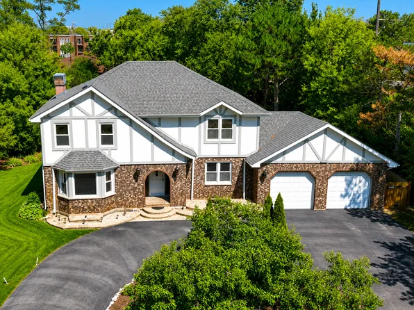 801 Waltz Ct, Prospect Heights, IL 60070