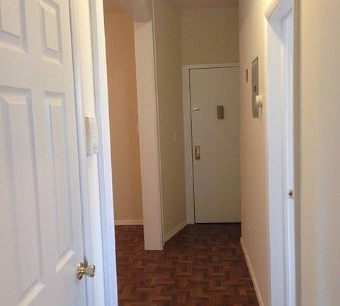 3rd image of 181 Woodside Ave APT 1B