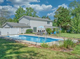 2720 Old Salem Dr, Cookeville, TN 38506