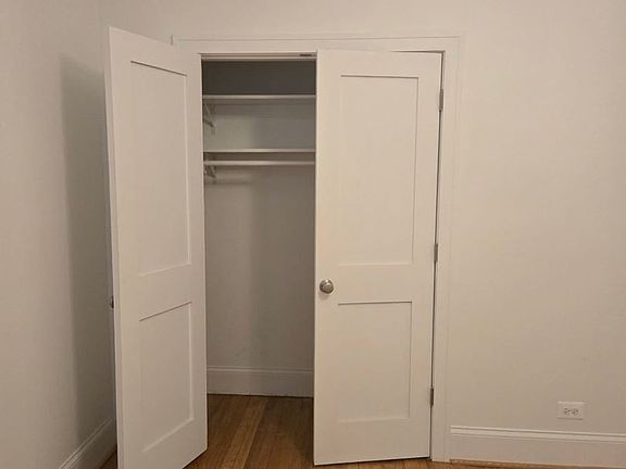 3rd image of 4840 N Hermitage Ave APT 1E