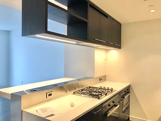 Rented by Gulia Wang, LREB | media 60