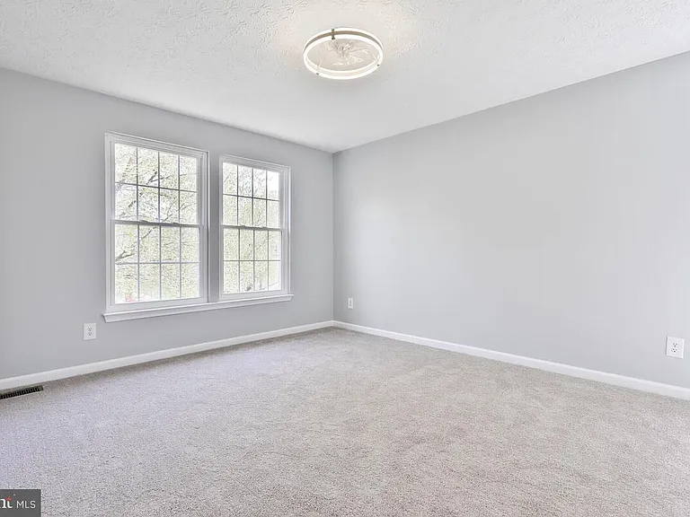 7802 Shallowbrook Ct — Photo 13