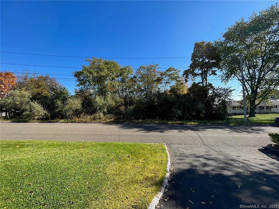 1st image of 27 Stowe Drive