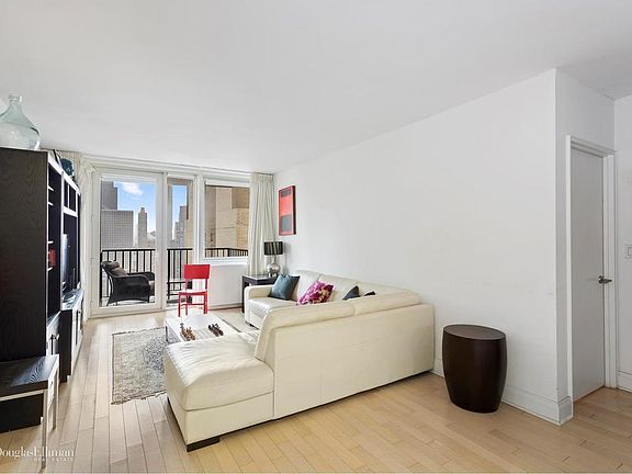 2nd image of 211 E 46th St #32E