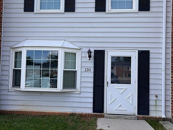 2nd image of 130 Southampton Dr #130