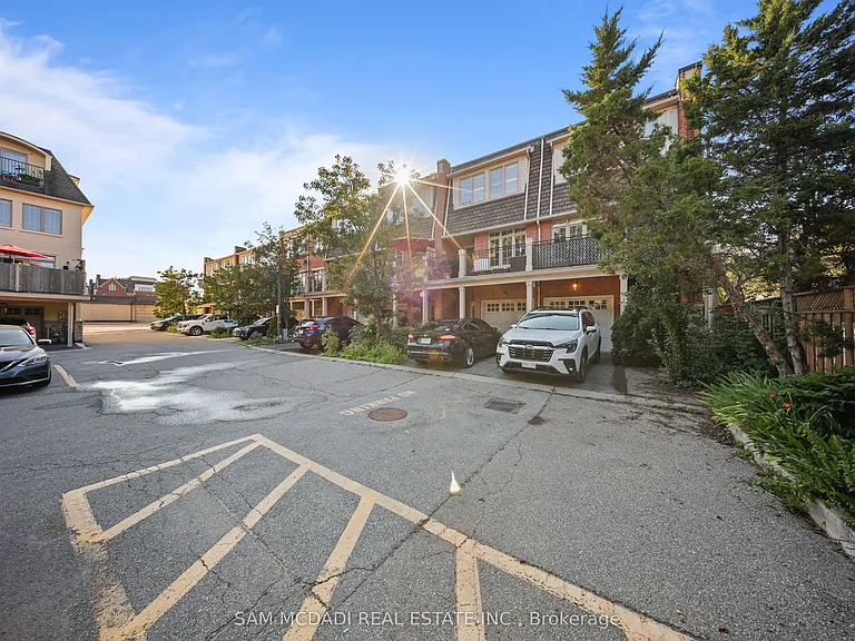 95 Kerr St W #2 — Photo 33