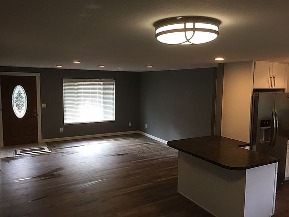3rd image of 390 E Annas Way