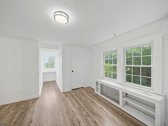 2nd image of 433 Louisa Ave