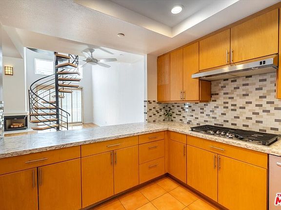 5th image of 4326 Babcock Ave Unit 304