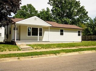 943 Erskine Ave, Akron, OH 44306