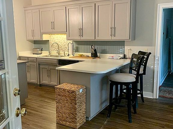 4th image of 520 Shirley Pl