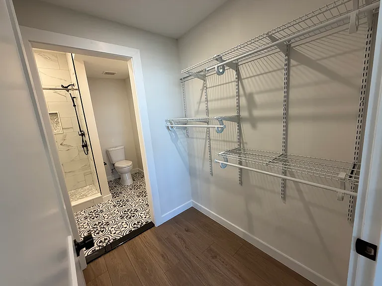 1513 W Stiles St #2 — Photo 13