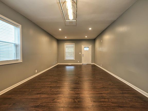 4th image of 1420 E Vermont St #1420