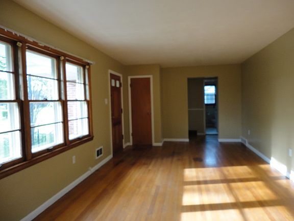 2nd image of 1112 Baldwin Dr