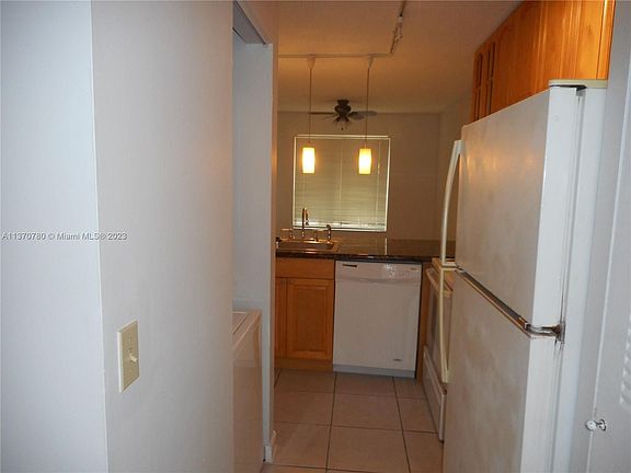 5th image of 978 Coral Club Dr #978