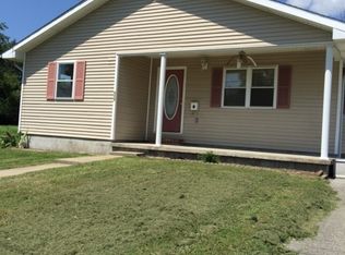 523 W Geiger St, Morganfield, KY 42437
