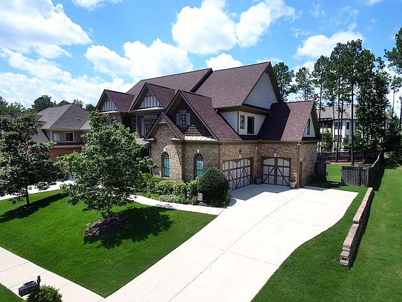 3rd image of 122 Three Branches Dr