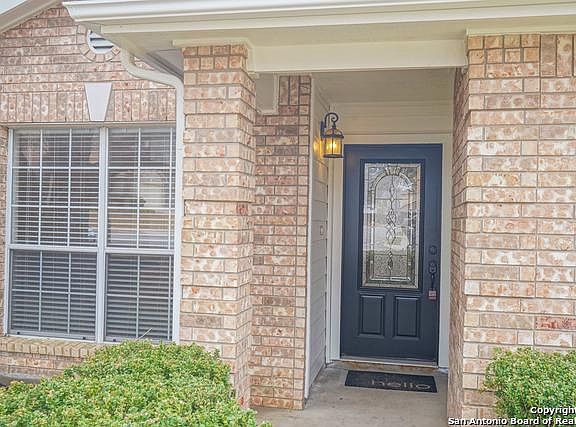 2nd image of 3617 Saratoga Pl
