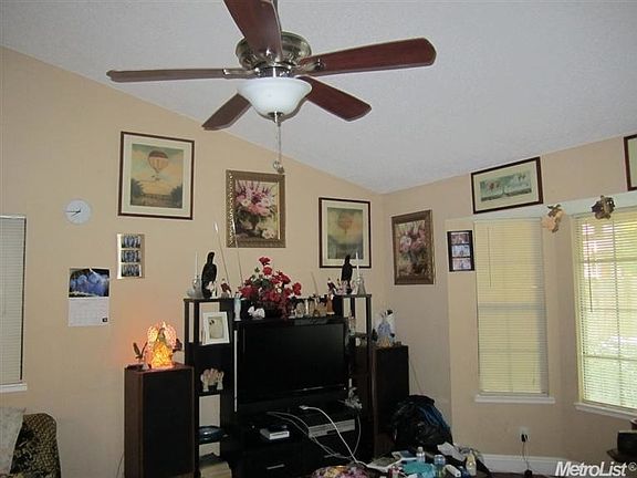 4th image of 4813 Yosemite Ave