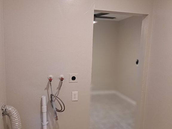 2nd image of 4451 W Oakland Park Blvd