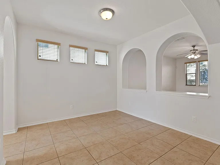 4219 Woodbridge Way — Photo 5