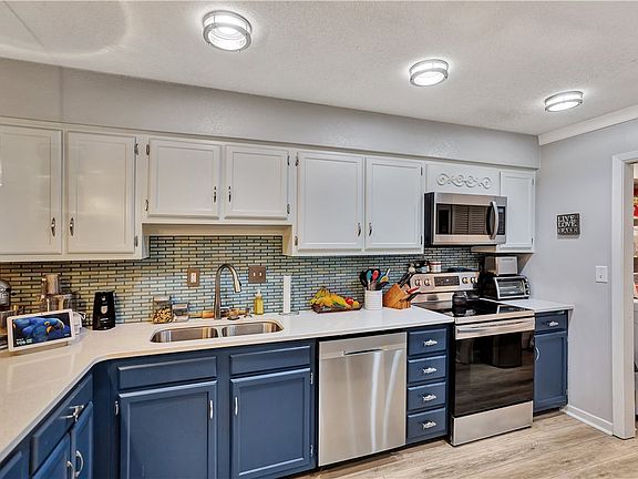 4th image of 43 Harbor Gate