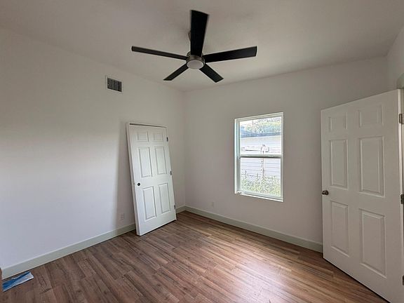 5th image of 647 Erline Ave