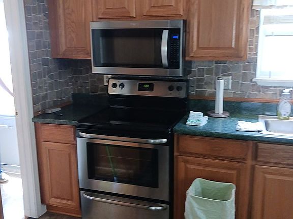 Beatiful Ranch home kitchen 