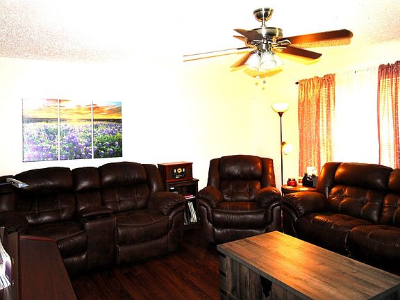 4th image of 303 N 9th St