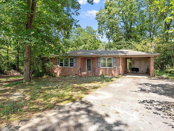 4th image of 1290 Groce Meadow Rd