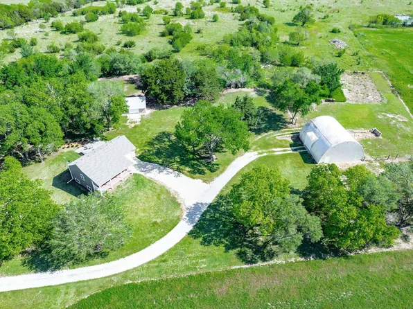 9466 72nd Rd, Winfield, KS 67156