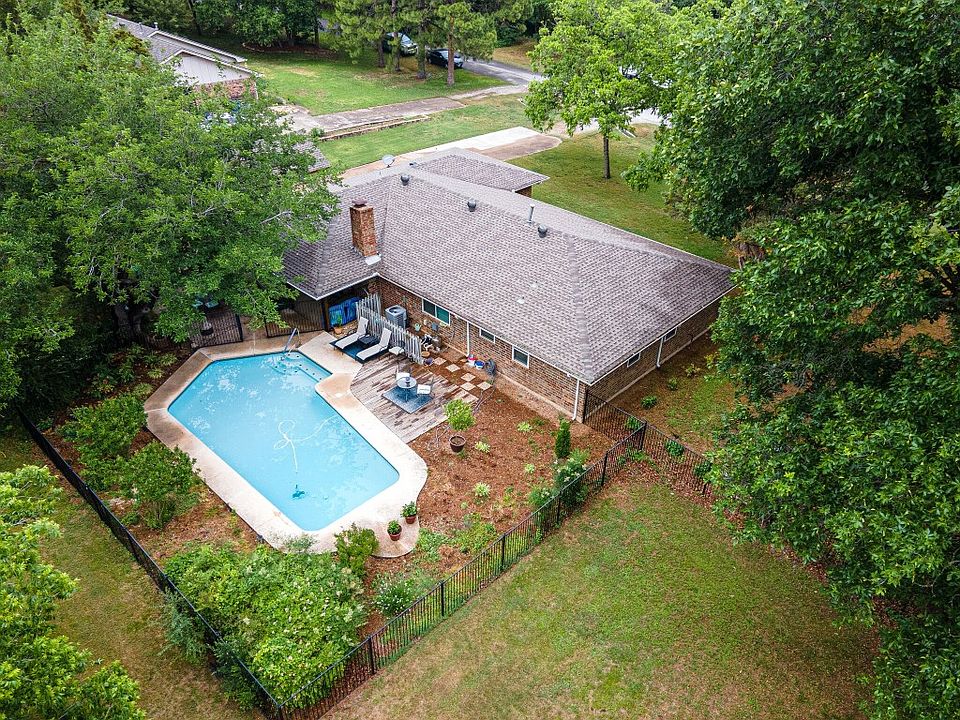 1st image of 1428 Daryll Ln