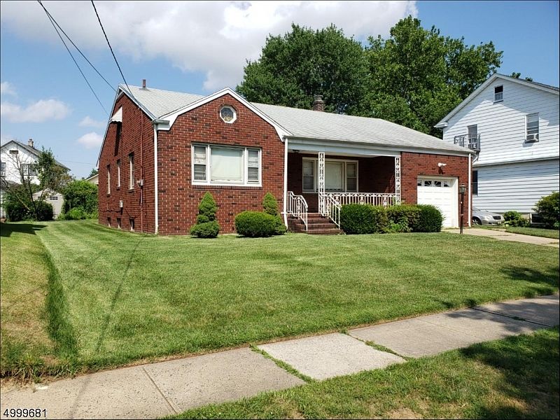 2nd image of 920 Washington Ave