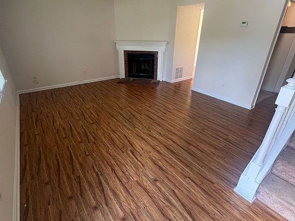 2nd image of 506-508 Whitehall Ln