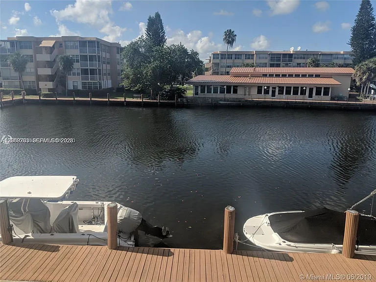 2741 Taft St #206 — Photo 26