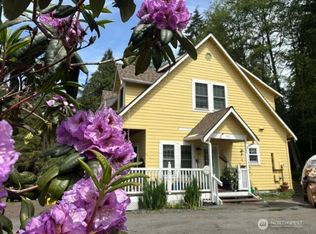 143 Johnson Ln, Oak Harbor, WA 98277