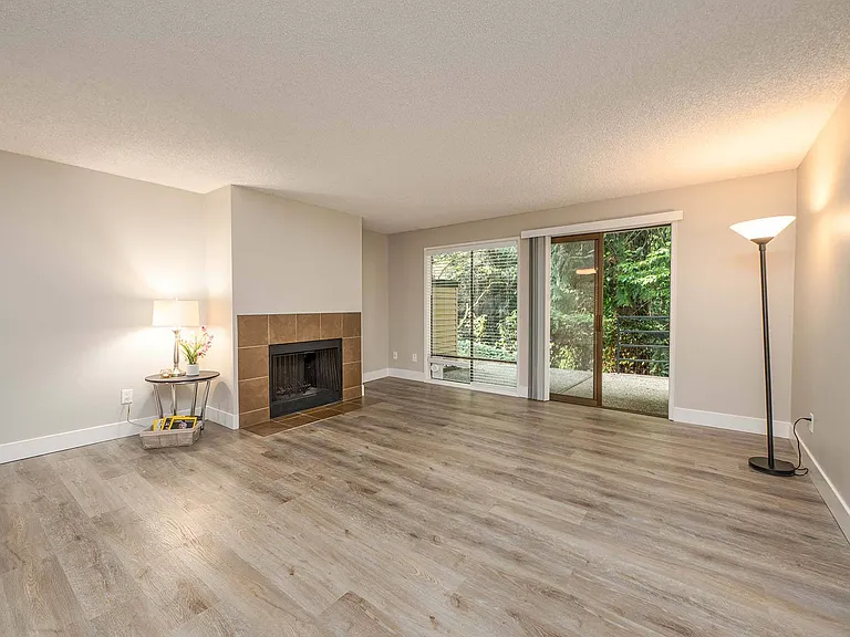 The Regent at Bellevue Way Apartments — Photo 21