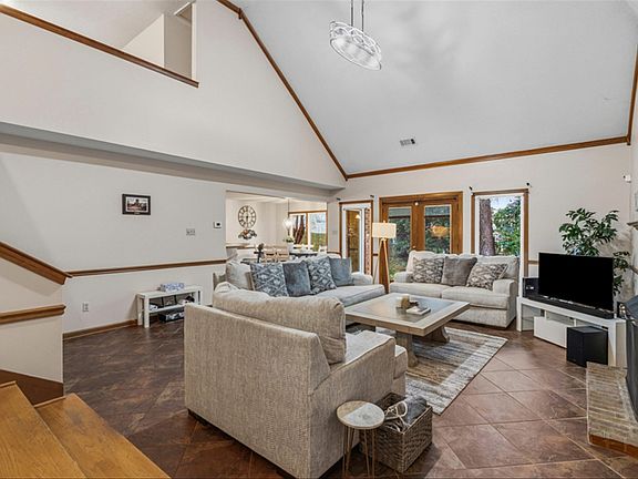 5th image of 3965 Muirfield Dr