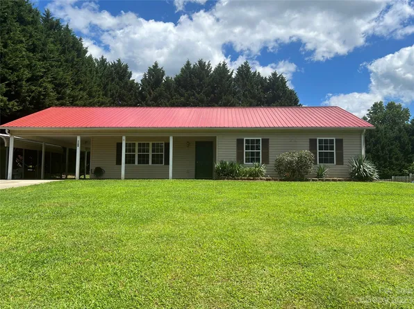 2222 Woodlawn Dr, Hudson, NC 28638