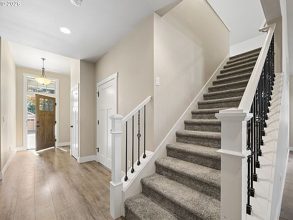 5th image of 116 NE Oak View Ln