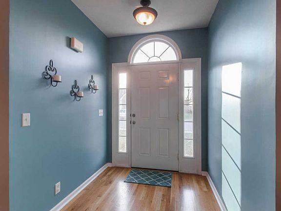 2nd image of 2924 Waywood Dr
