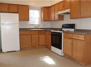 47 Berkshire Rd, Sicklerville, NJ 08081