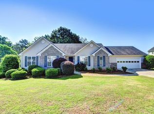 1718 Wyntercreek Ln, Hoschton, GA 30548