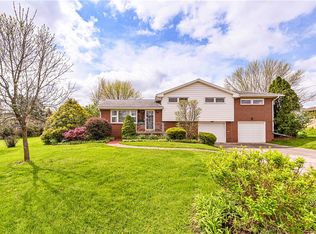 107 Wyndfield Dr, Mount Pleasant, PA 15666