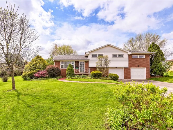 107 Wyndfield Dr, Mount Pleasant, PA 15666